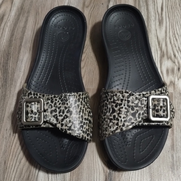 Crocs Sarah Leopard Slide Sandal Women's Size 7 - Picture 1 of 5